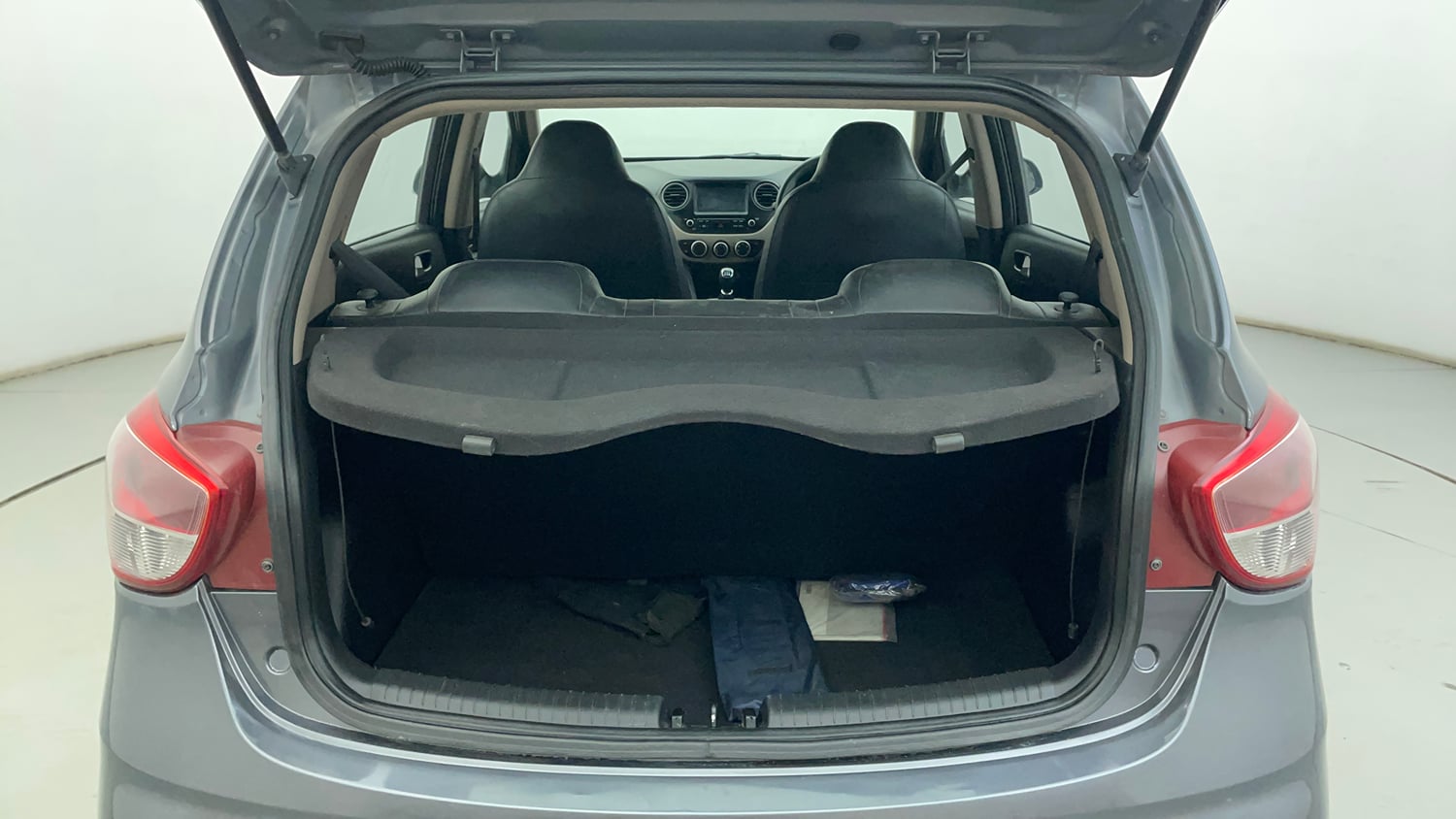 Used 2019 Hyundai Grand i10 Sportz 1.2 Kappa VTVT Petrol Manual interior DICKY DOOR OPEN VIEW