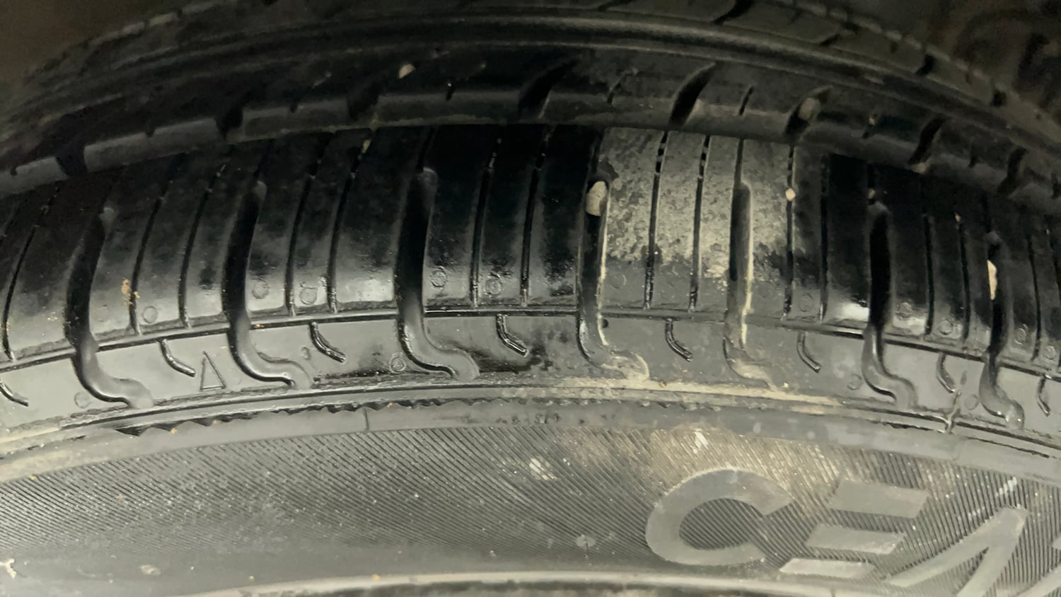 Used 2014 Hyundai Xcent Base 1.2 Petrol Manual tyres LEFT REAR TYRE TREAD VIEW