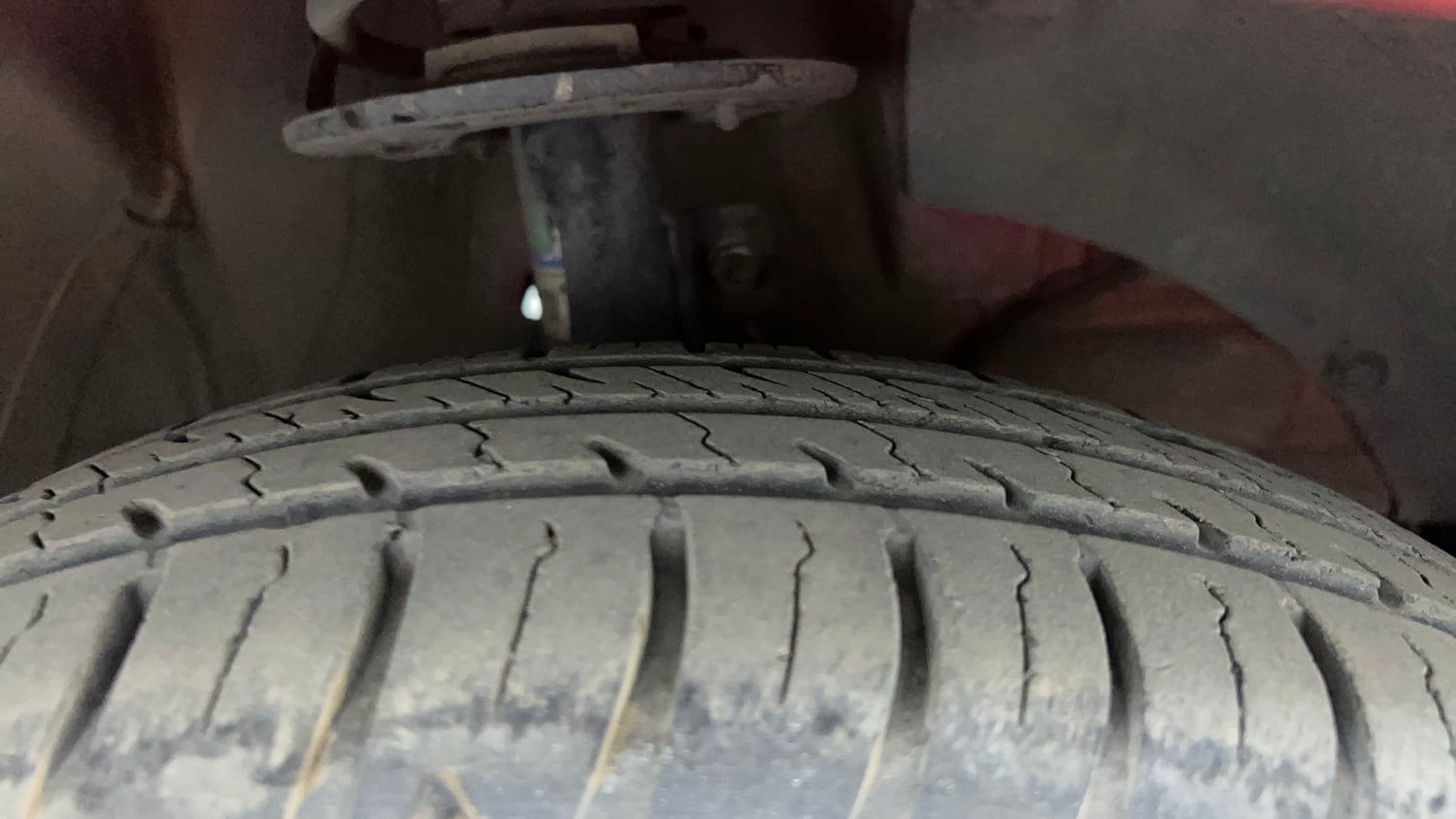 Used 2019 Maruti Suzuki Swift VXi AMT Petrol Automatic tyres RIGHT FRONT TYRE TREAD VIEW