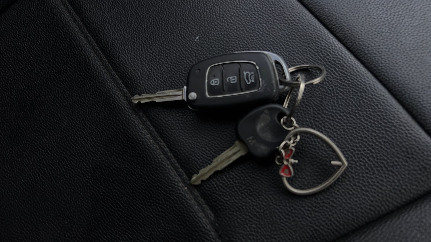 Used 2018 Hyundai Elite i20 Asta 1.2 Petrol Manual extra CAR KEY VIEW