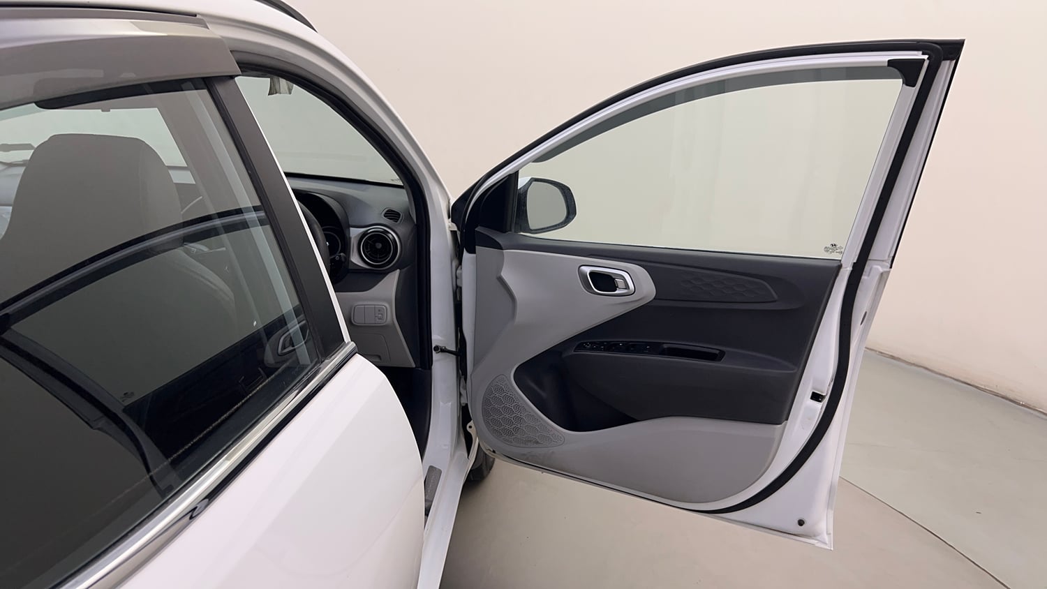 Used 2022 Hyundai Grand i10 Nios Sportz 1.2 Kappa VTVT Petrol Manual interior RIGHT FRONT DOOR OPEN VIEW