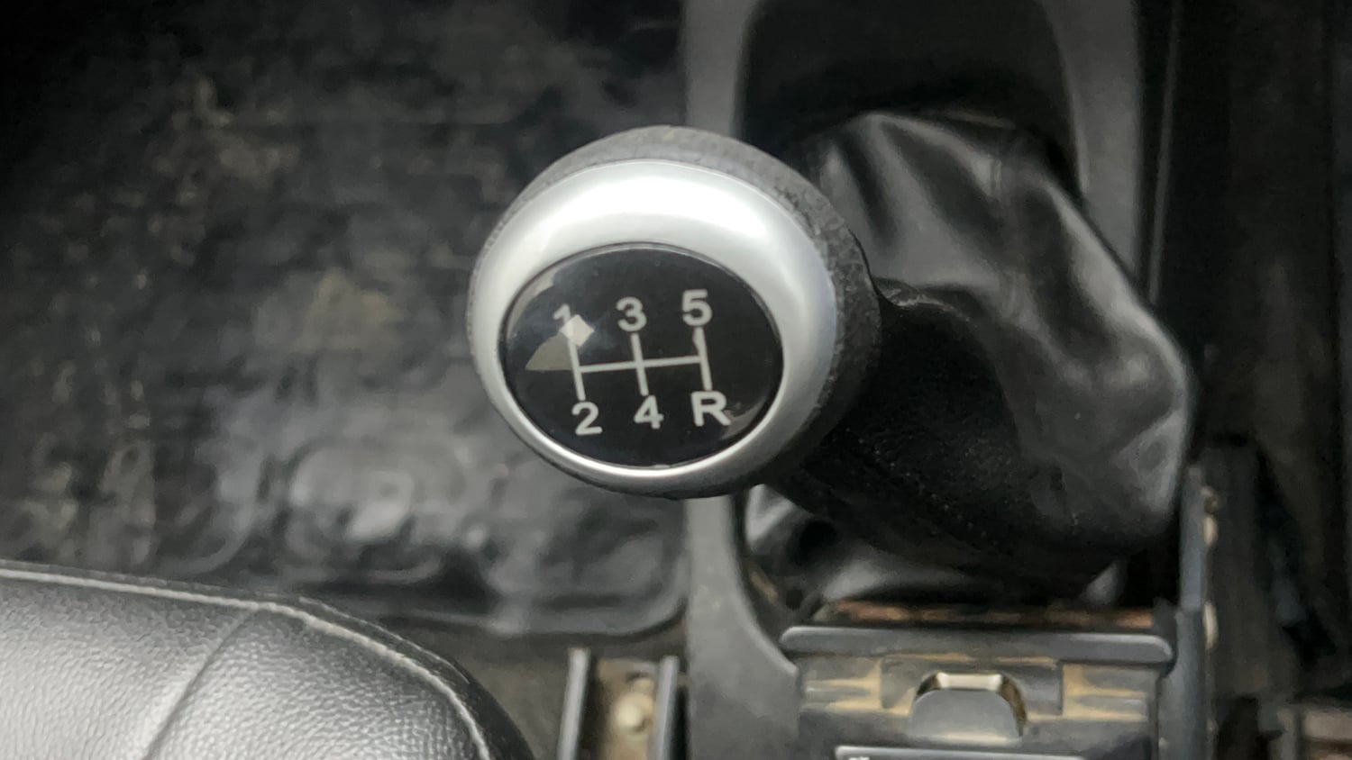 Used 2015 Maruti Suzuki Wagon R LXI Petrol Manual interior GEAR  KNOB VIEW