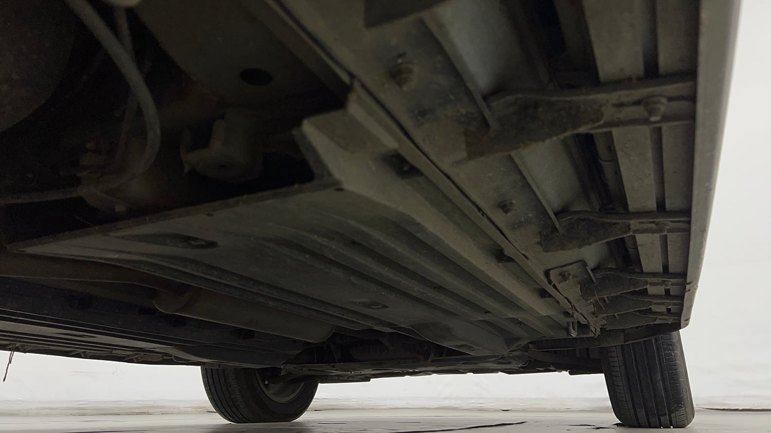 Used 2023 Maruti Suzuki Brezza ZXi Plus AT Petrol Automatic extra REAR RIGHT UNDERBODY VIEW