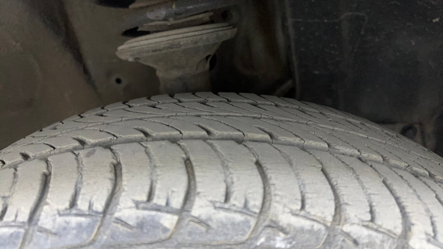 Used 2021 Maruti Suzuki Wagon R 1.0 VXi 1.0 Petrol Manual tyres RIGHT FRONT TYRE TREAD VIEW