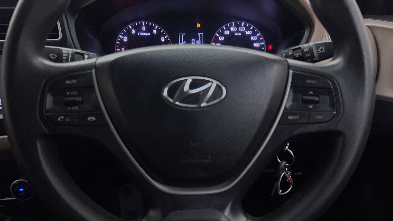 Used 2018 Hyundai Elite i20 Asta 1.2 Petrol Manual top_features Airbags