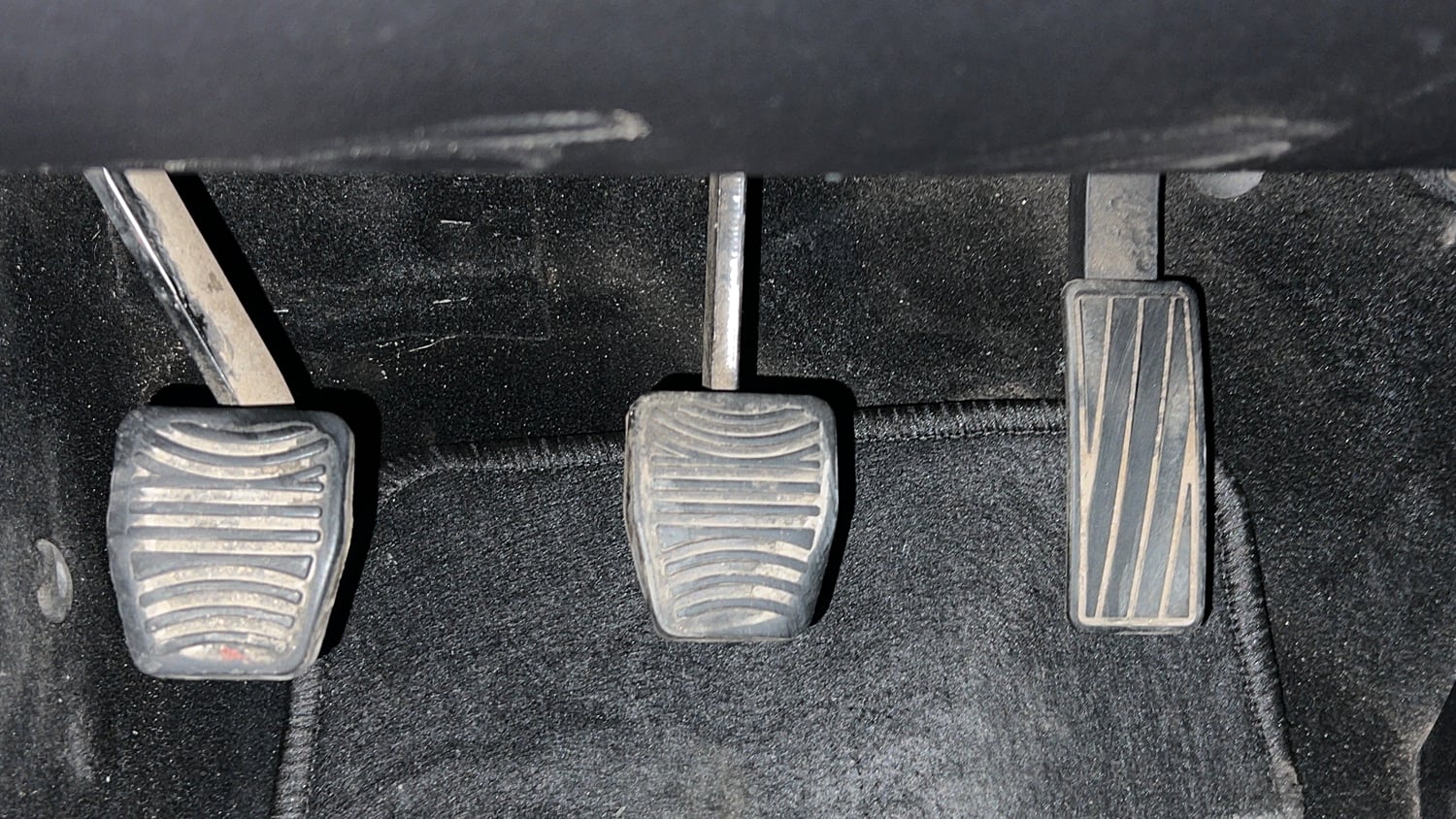 Used 2022 Mahindra XUV700 AX 5 Petrol MT 7 STR Petrol Manual interior PEDALS VIEW