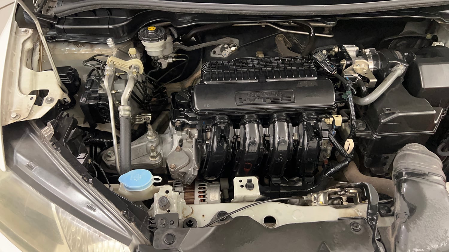 Used 2015 Honda Jazz SV Petrol Petrol Manual engine ENGINE RIGHT SIDE VIEW