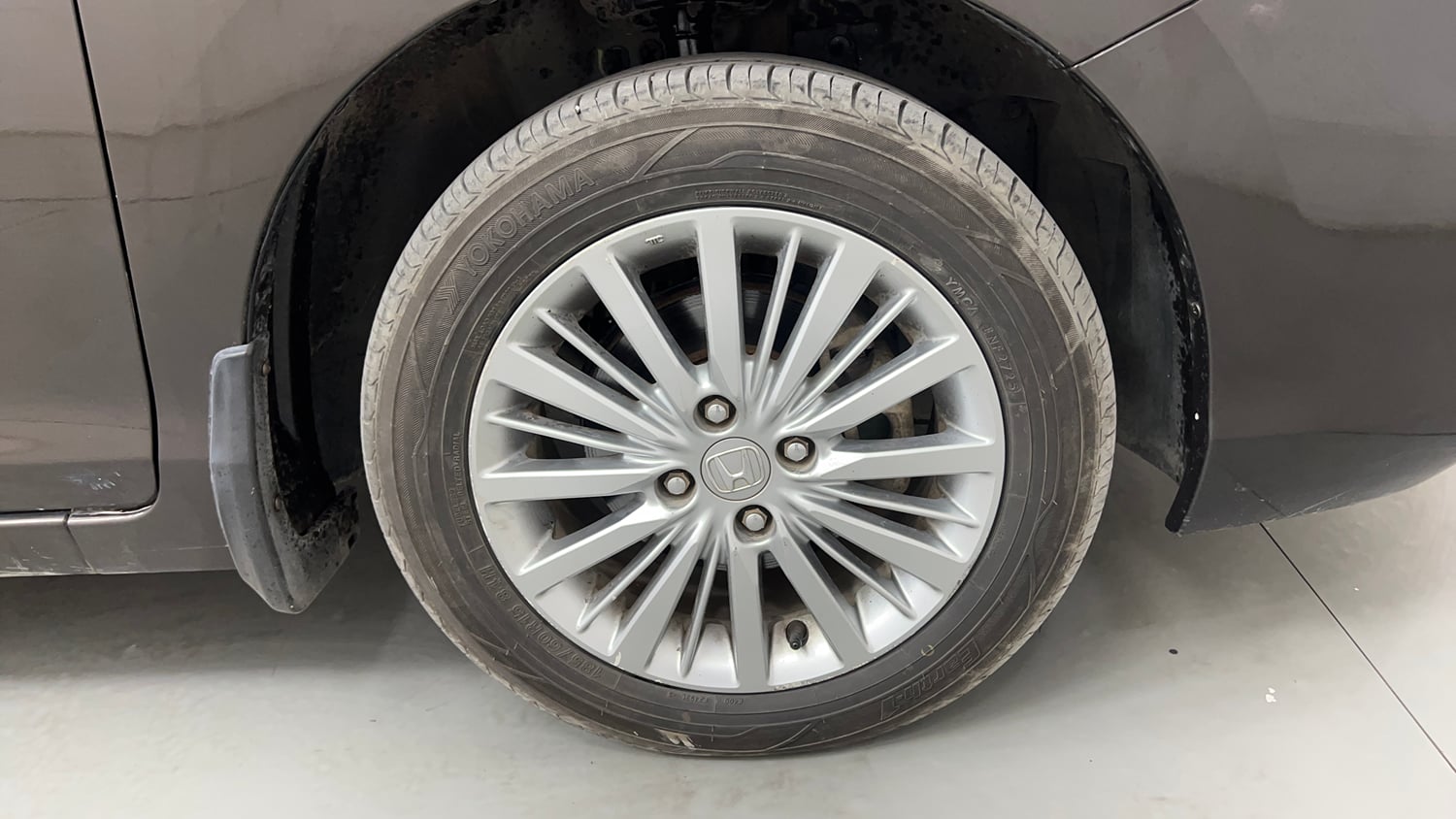 Used 2020 Honda City V Petrol Petrol Manual tyres RIGHT FRONT TYRE RIM VIEW
