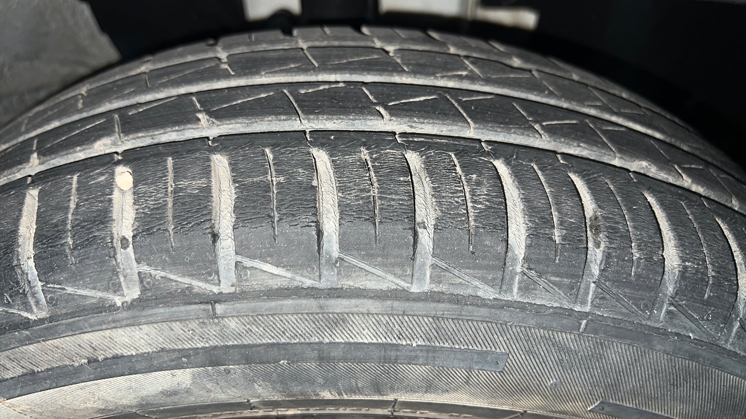 Used 2022 Renault Kwid Climber Dual Tone Petrol Manual tyres RIGHT FRONT TYRE TREAD VIEW