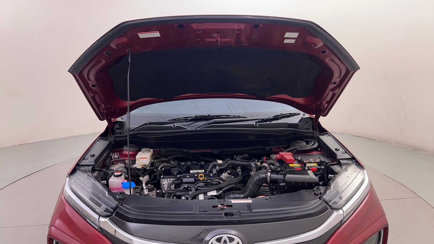 Used 2024 Toyota Urban Cruiser Hyryder V Hybrid Dual Tone Hybrid Automatic engine ENGINE & BONNET OPEN FRONT VIEW