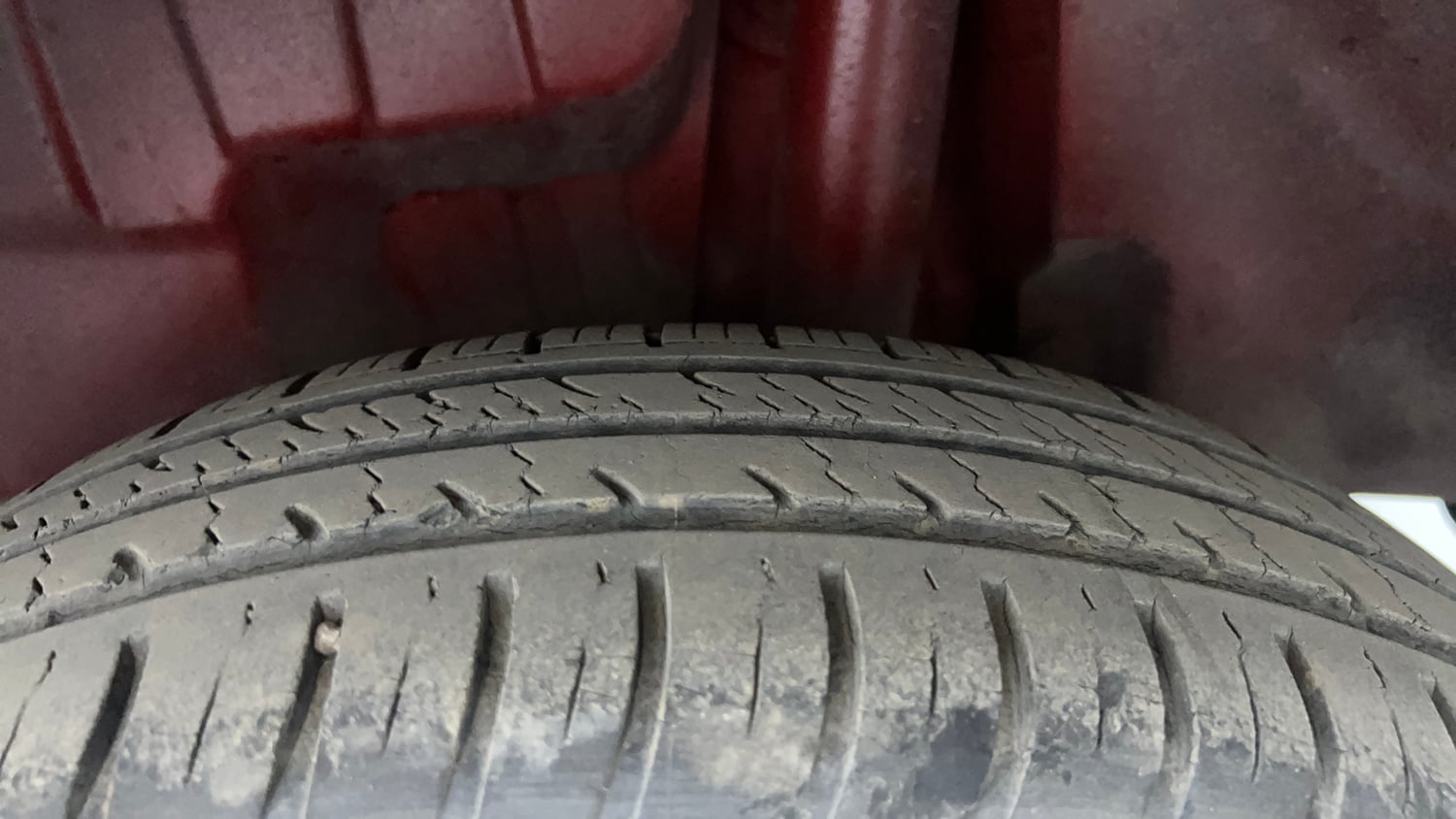 Used 2019 Maruti Suzuki Swift VXi AMT Petrol Automatic tyres LEFT REAR TYRE TREAD VIEW
