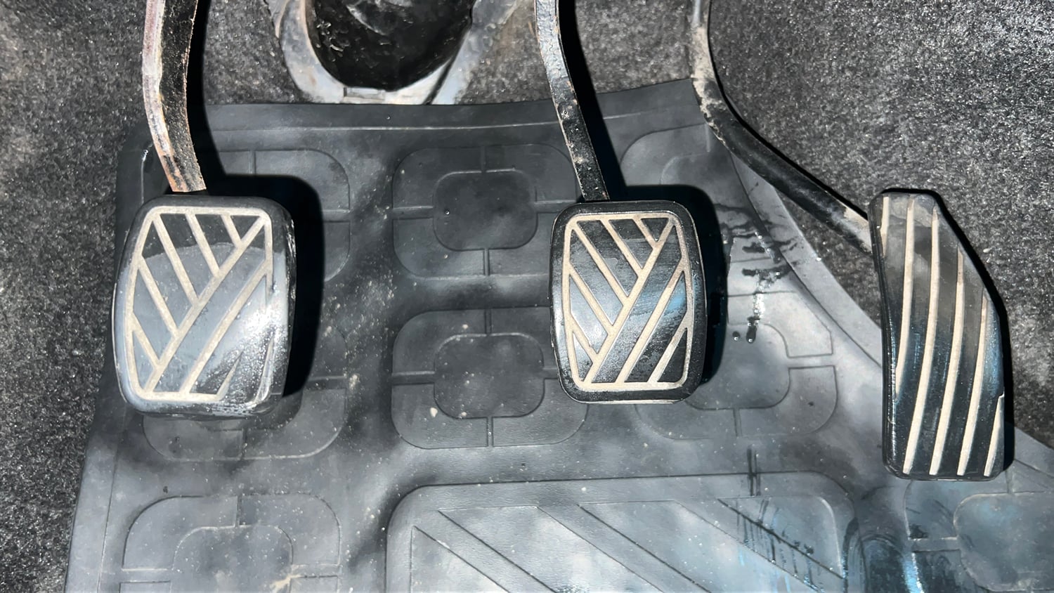 Used 2015 Maruti Suzuki Wagon R LXI Petrol Manual interior PEDALS VIEW