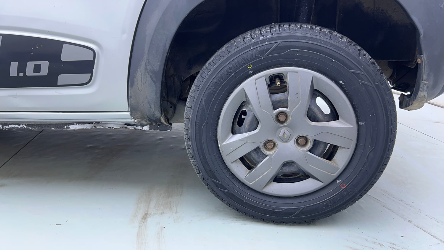 Used 2016 Renault Kwid 1.0 RXT Petrol Manual tyres LEFT REAR TYRE RIM VIEW