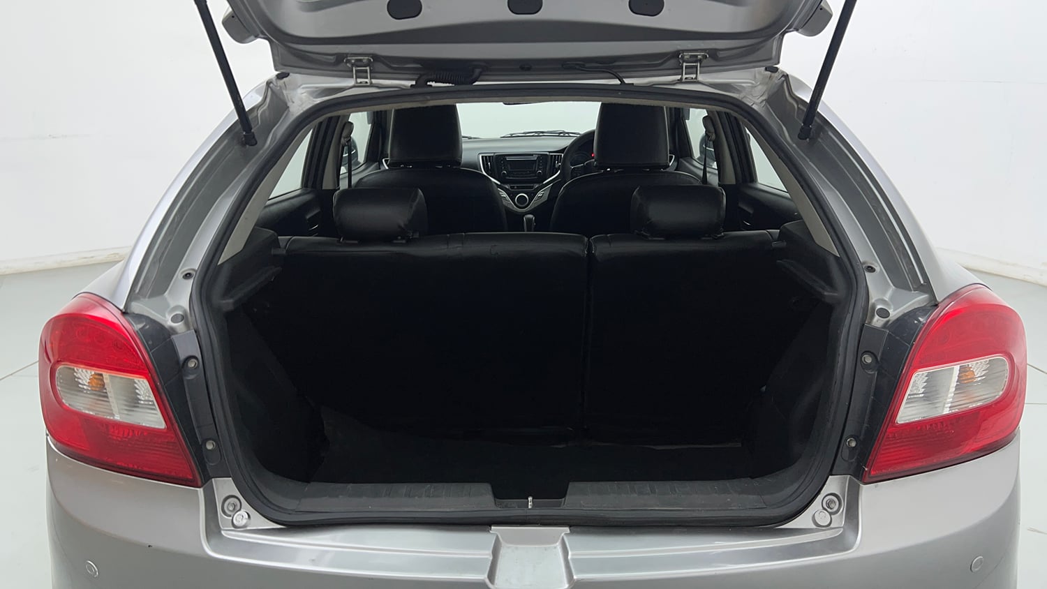 Used 2016 Maruti Suzuki Baleno Delta 1.2 AT Petrol Automatic interior DICKY INSIDE VIEW