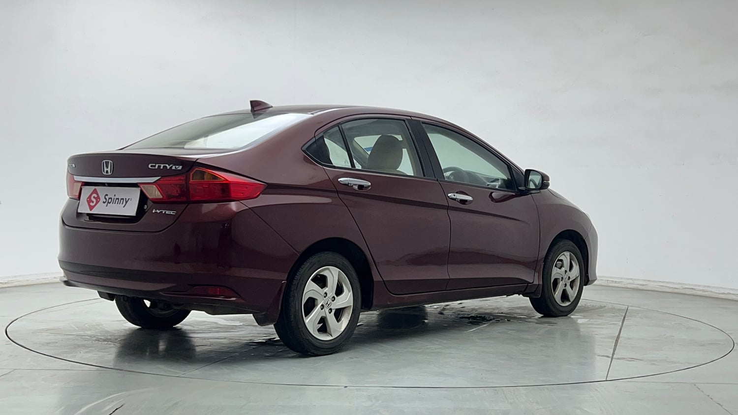 Used 2015 Honda City V Petrol Manual exterior RIGHT REAR CORNER VIEW