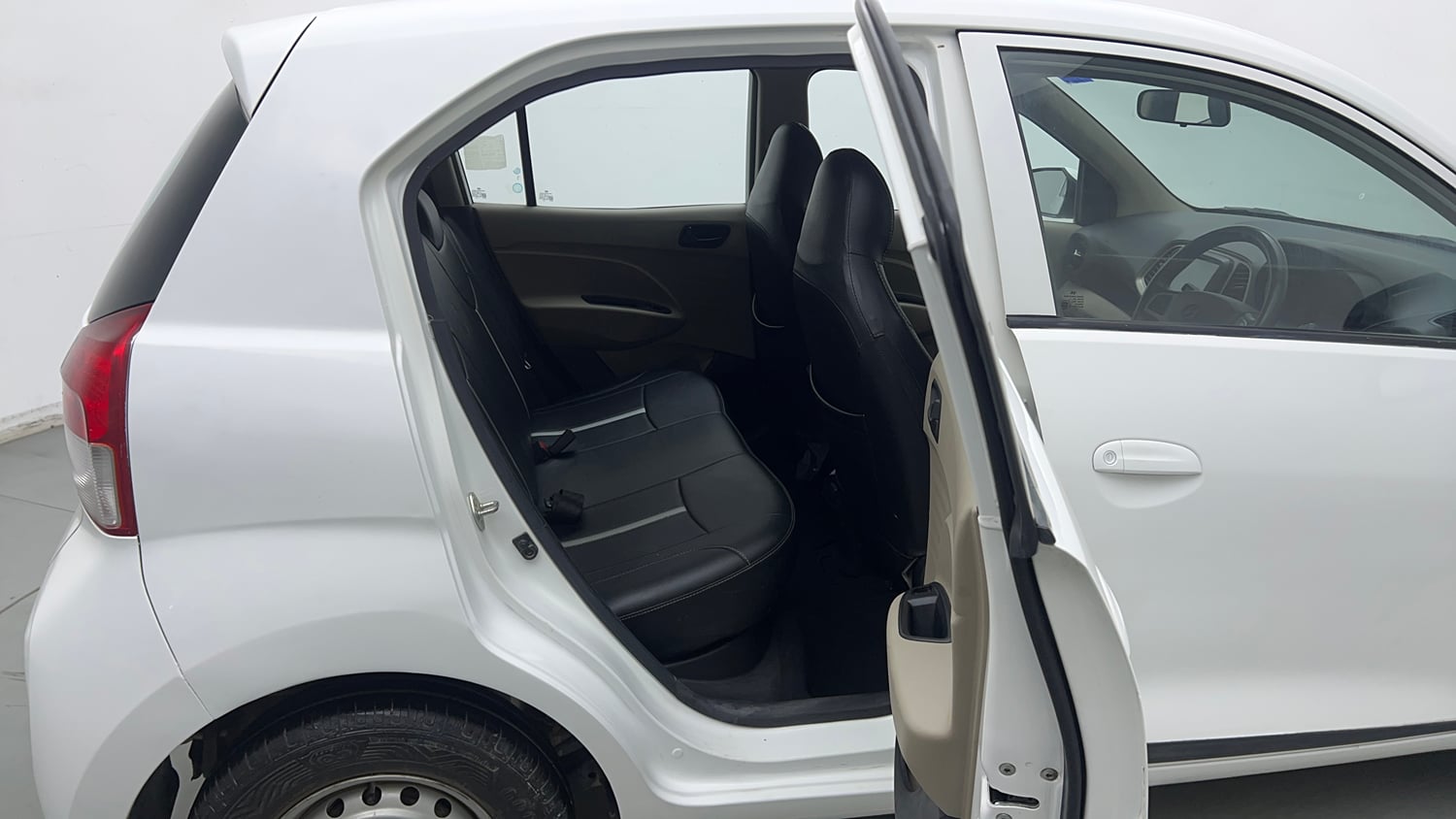 Used 2022 hyundai Santro Sportz Executive CNG Cng Manual interior RIGHT SIDE REAR DOOR CABIN VIEW