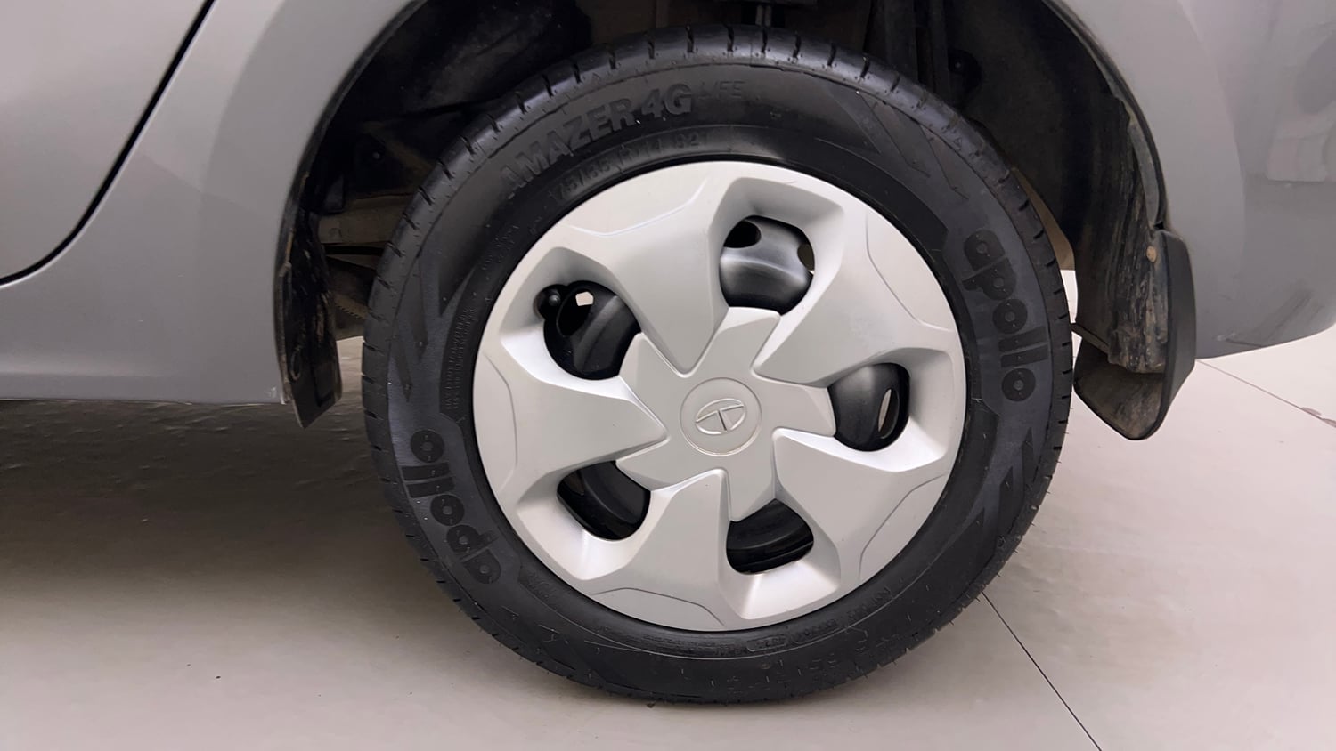 Used 2018 Tata Tigor Revotron XTA Petrol Automatic tyres LEFT REAR TYRE RIM VIEW