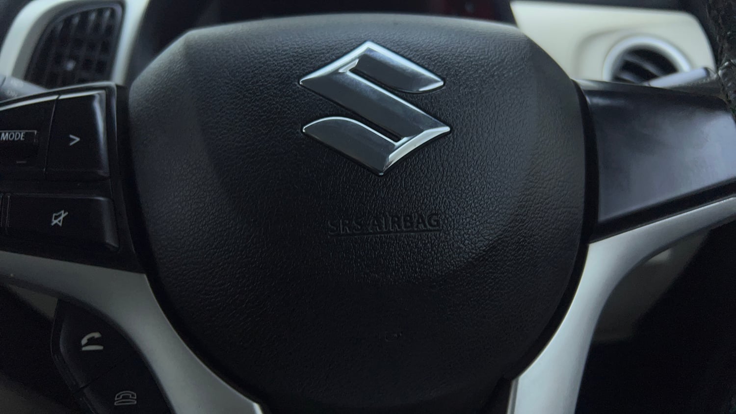 Used 2020 Maruti Suzuki Wagon R ZXi 1.2 AMT Petrol Automatic top_features Airbags