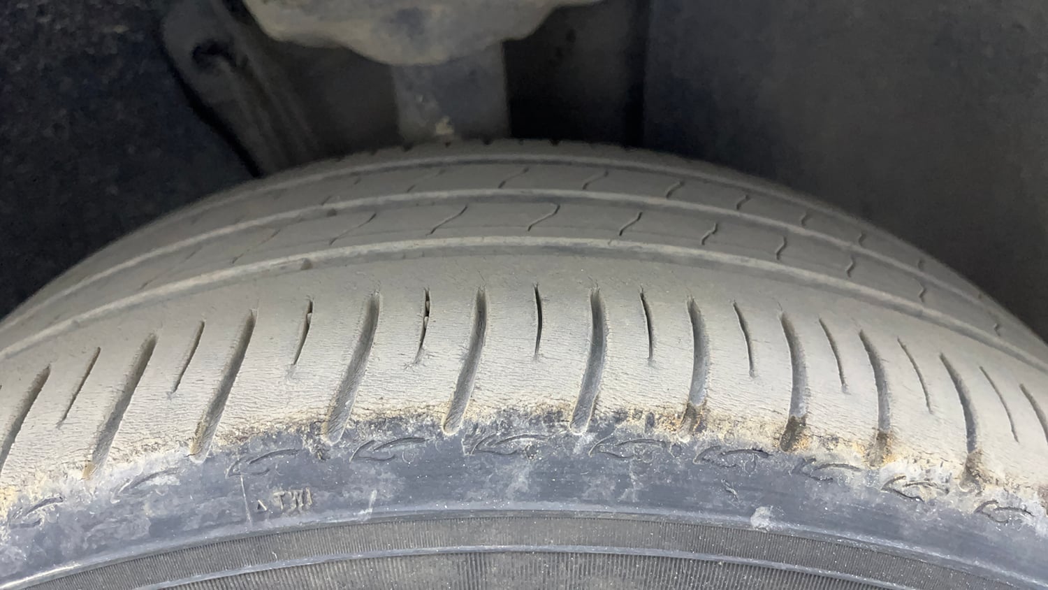 Used 2023 Skoda Slavia Style 1.0L TSI AT Petrol Automatic tyres RIGHT FRONT TYRE TREAD VIEW