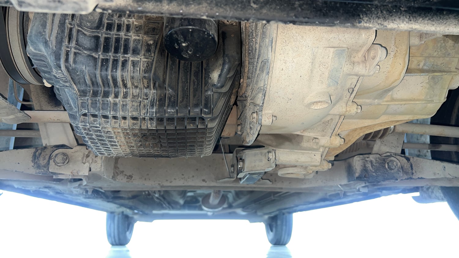 Used 2022 Renault Kwid RXT 1.0 Petrol Manual extra FRONT LEFT UNDERBODY VIEW