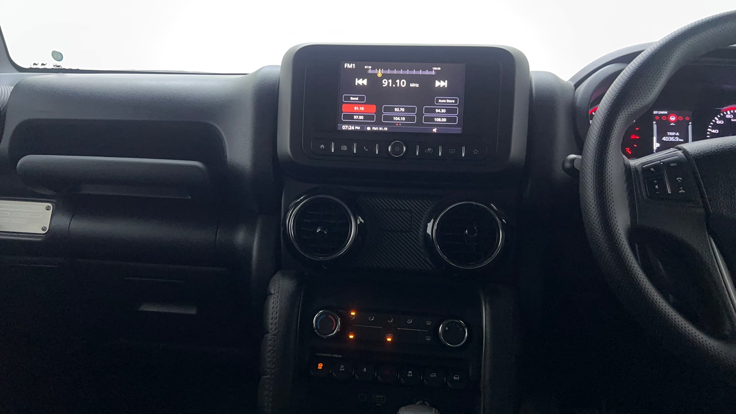 Used 2024 Mahindra Thar LX Hard Top Petrol AT RWD Petrol Automatic top_features Integrated (in-dash) music system