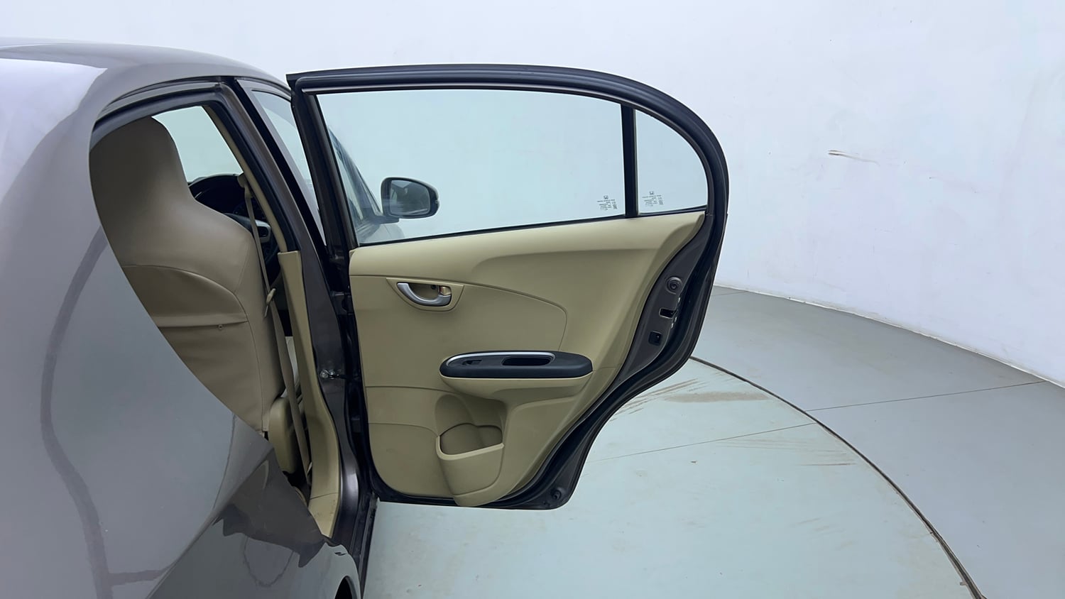 Used 2016 Honda Amaze 1.2 SX i-VTEC Petrol Manual interior RIGHT REAR DOOR OPEN VIEW