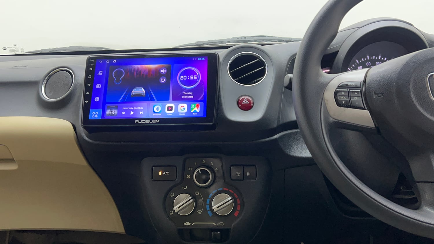 Used 2015 Honda Amaze 1.2 VX i-VTEC Petrol Manual interior MUSIC SYSTEM & AC CONTROL VIEW