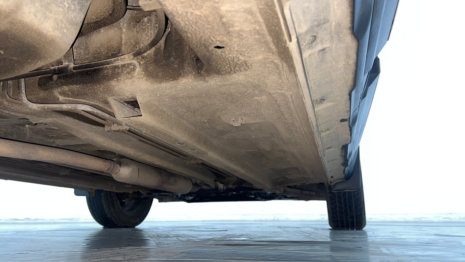 Used 2022 Renault Kiger RXZ 1.0 Turbo MT Petrol Manual extra REAR RIGHT UNDERBODY VIEW