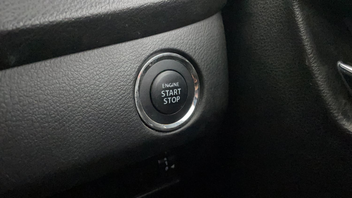 Used 2020 Maruti Suzuki Baleno Zeta Petrol Manual top_features Keyless start