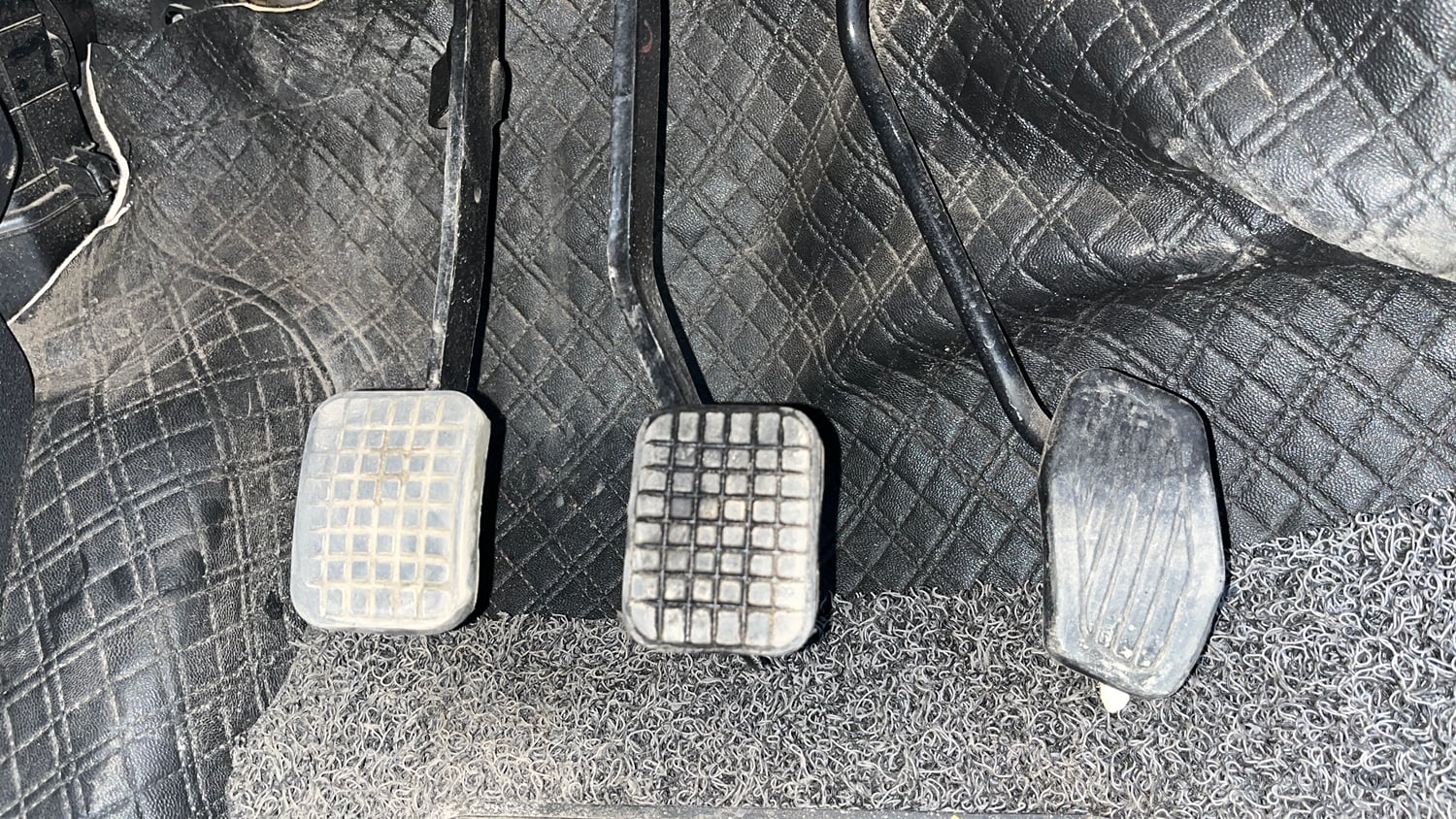 Used 2016 Tata Tiago Revotron XZ Petrol Manual interior PEDALS VIEW