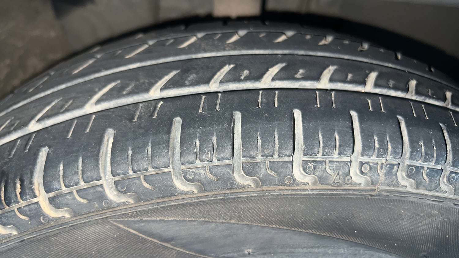 Used 2017 Renault Kwid 1.0 RXT Petrol Manual tyres RIGHT FRONT TYRE TREAD VIEW