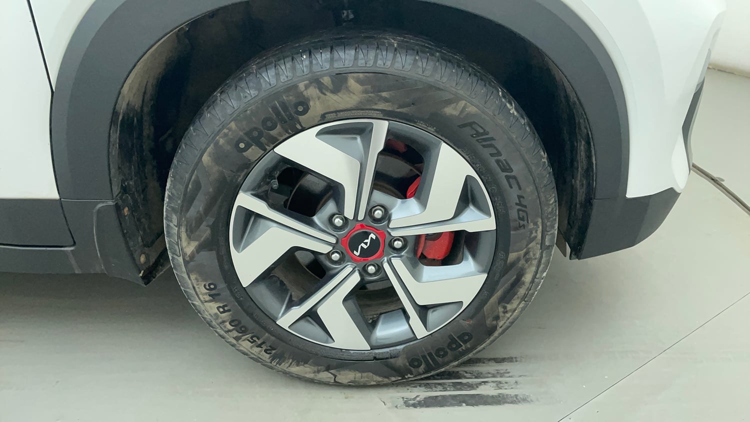 Used 2023 Kia Sonet GTX Plus 1.0 Turbo Petrol DCT Petrol Automatic tyres RIGHT FRONT TYRE RIM VIEW
