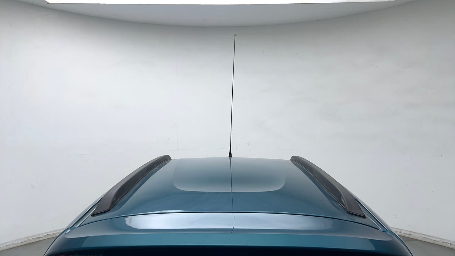 Used 2022 Renault Kwid RXT 1.0 Petrol Manual exterior EXTERIOR ROOF VIEW