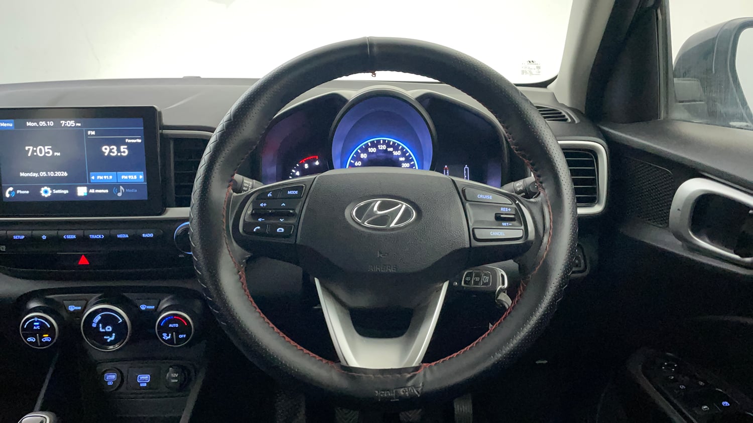 Used 2020 Hyundai Venue SX 1.5 CRDi Diesel Manual interior STEERING VIEW