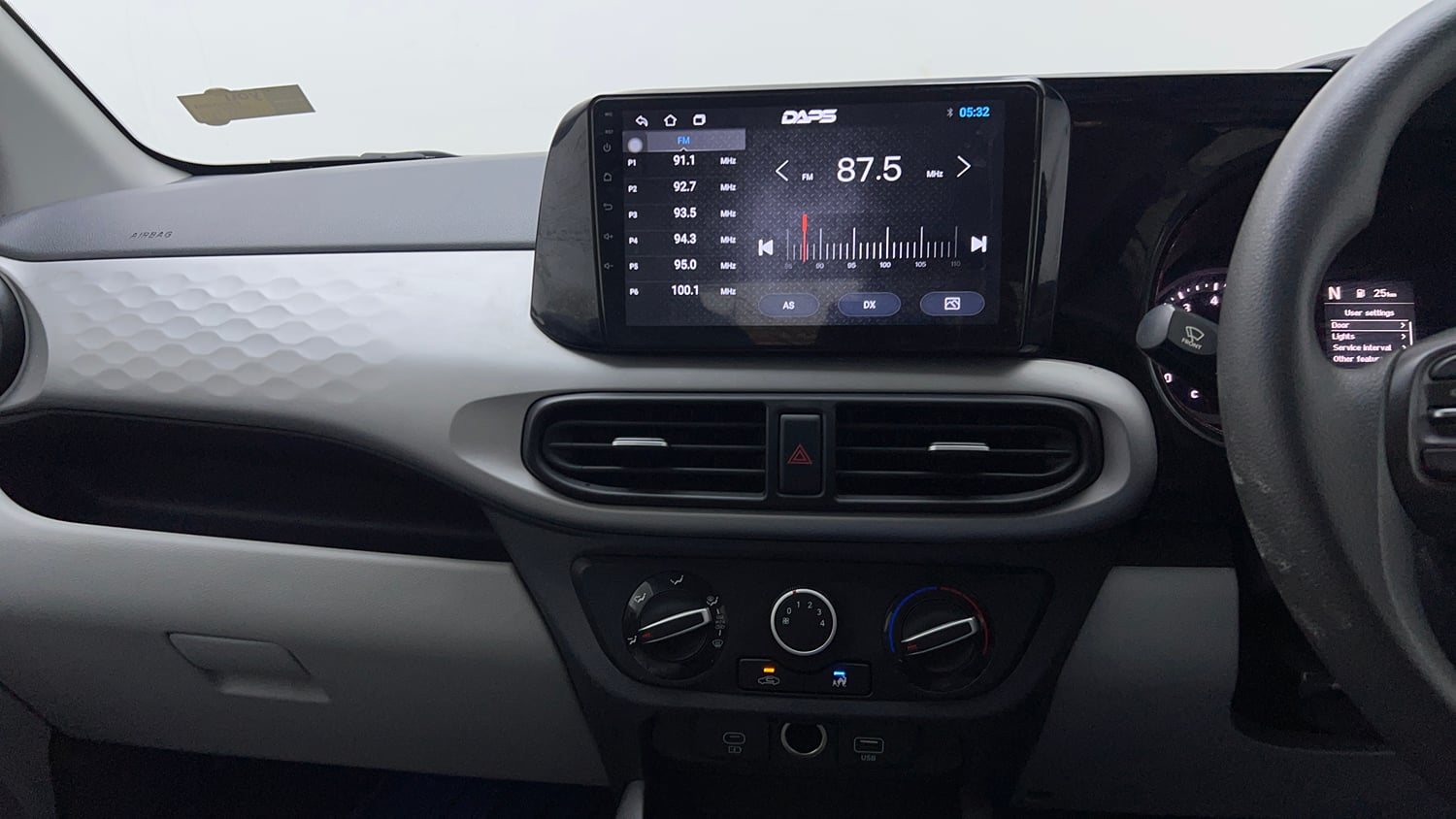 Used 2024 Hyundai Grand i10 Nios Magna 1.2 Kappa AMT Petrol Automatic top_features Integrated (in-dash) music system
