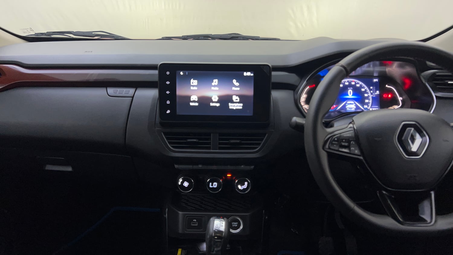 Used 2023 Renault Kiger RXZ AMT Dual Tone Petrol Automatic interior MUSIC SYSTEM & AC CONTROL VIEW