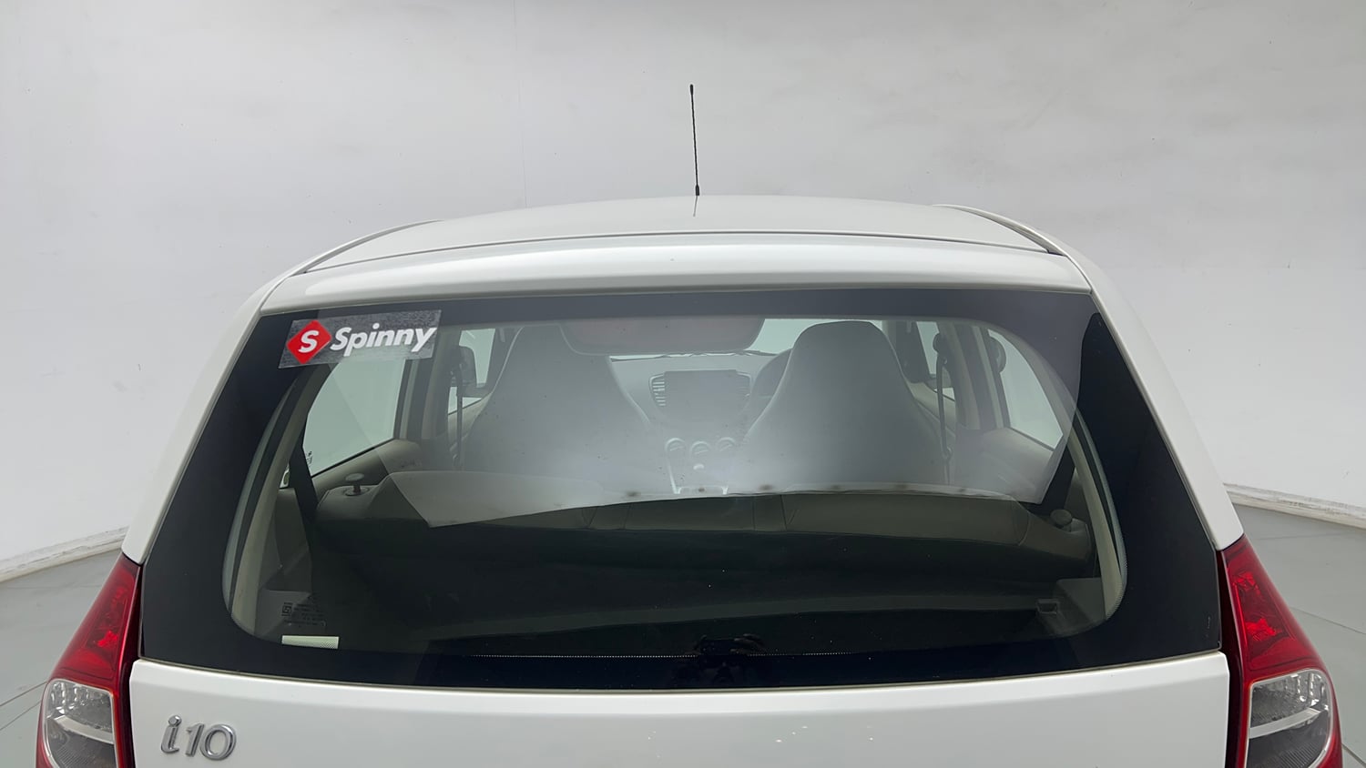 Used 2015 Hyundai i10 Magna 1.1 iRDE2 Petrol Manual exterior BACK WINDSHIELD VIEW
