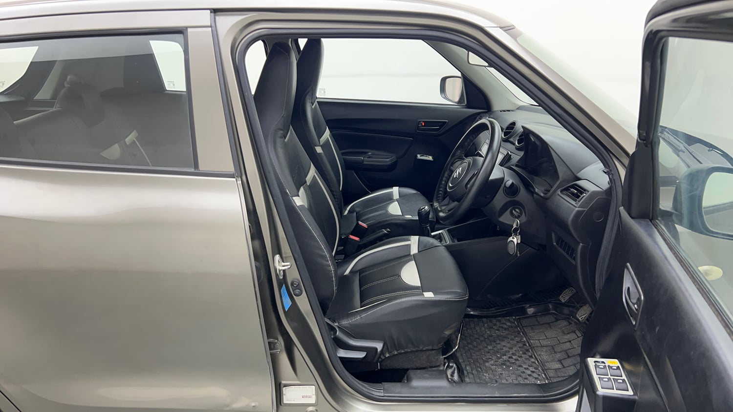 Used 2020 Maruti Suzuki Swift LXi Petrol Manual interior RIGHT SIDE FRONT DOOR CABIN VIEW