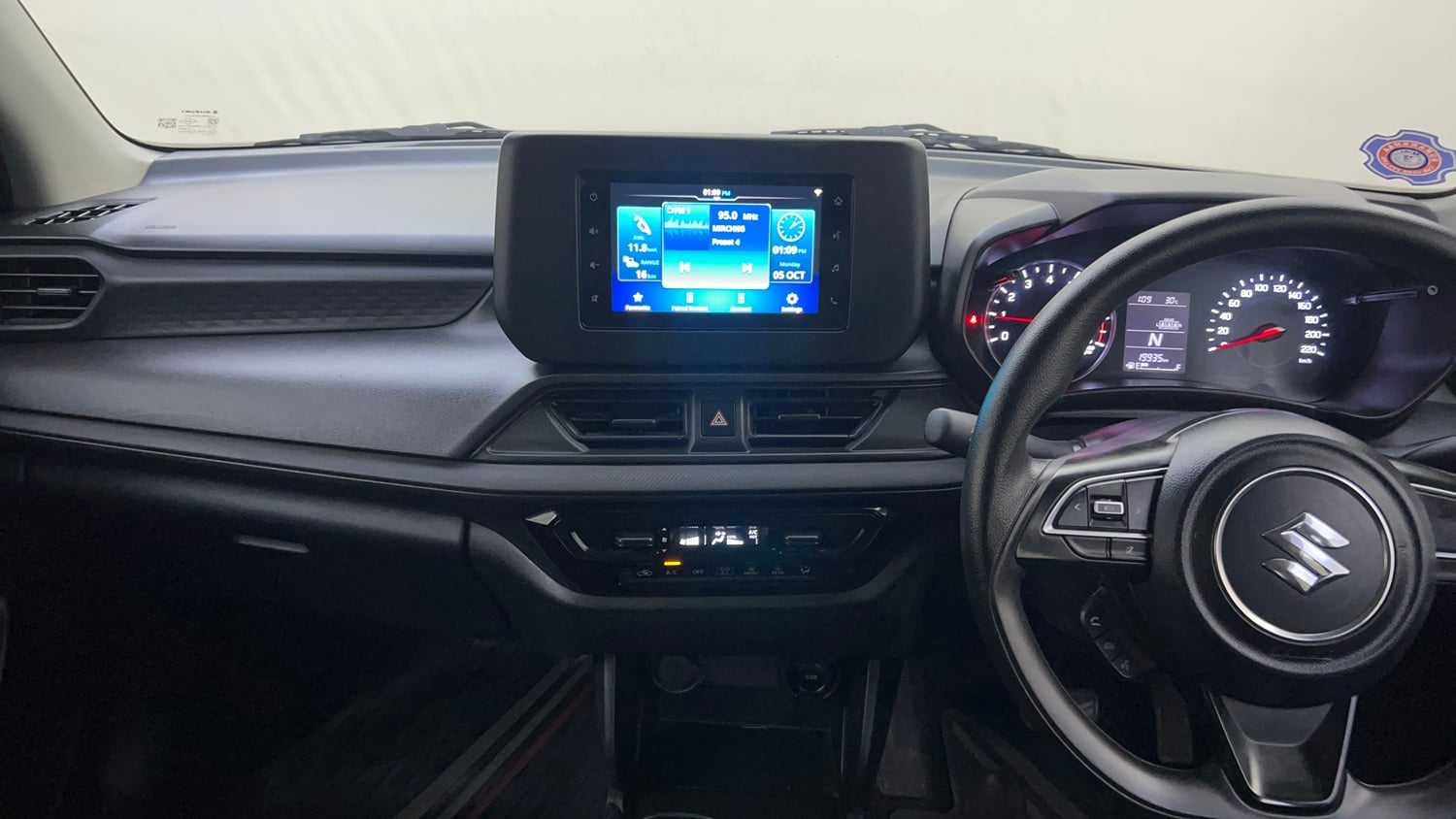 Used 2026 Maruti Suzuki Swift VXi AMT Petrol Automatic interior MUSIC SYSTEM & AC CONTROL VIEW