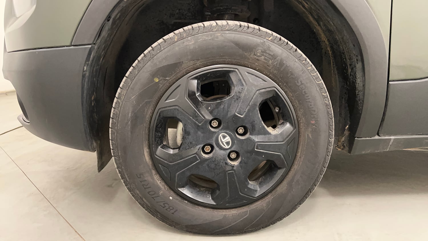 Used 2023 Tata Punch Camo Accomplished MT Petrol Manual tyres LEFT FRONT TYRE RIM VIEW