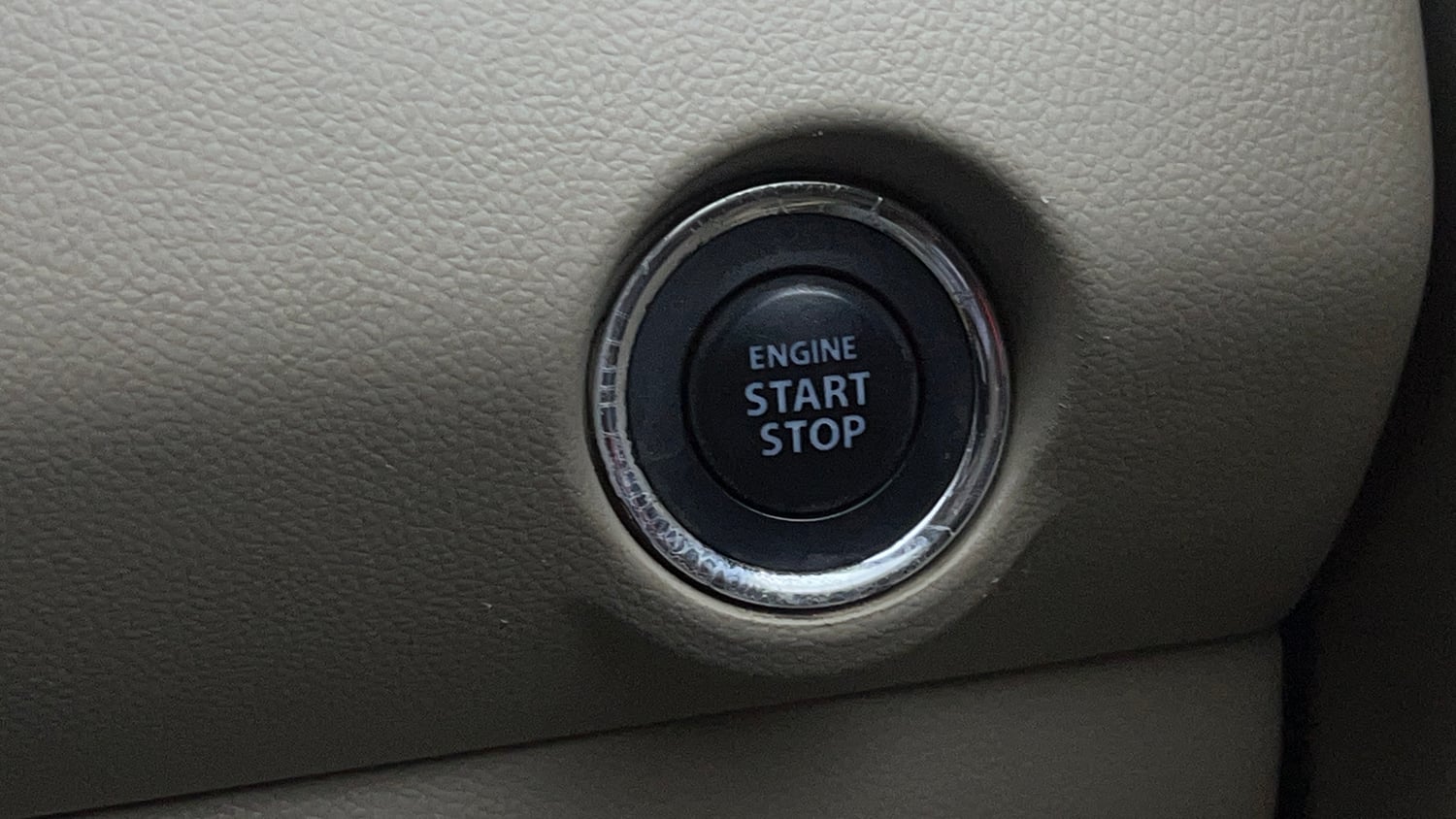 Used 2019 Maruti Suzuki Dzire ZXi Plus AMT Petrol Automatic top_features Keyless start