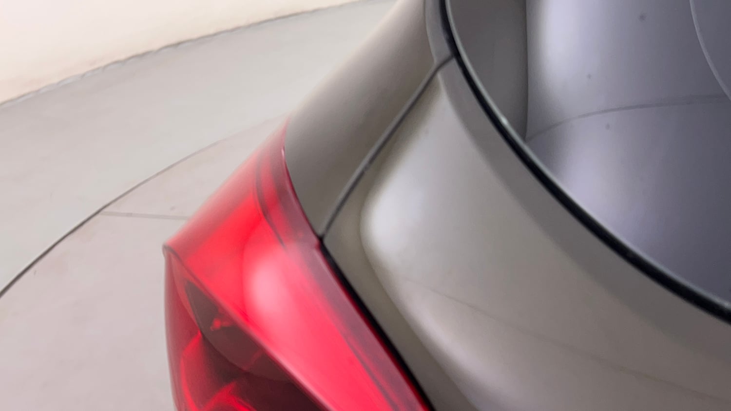 Used 2018 Renault Kwid 1.0 RXT Petrol Manual dents MINOR DENT