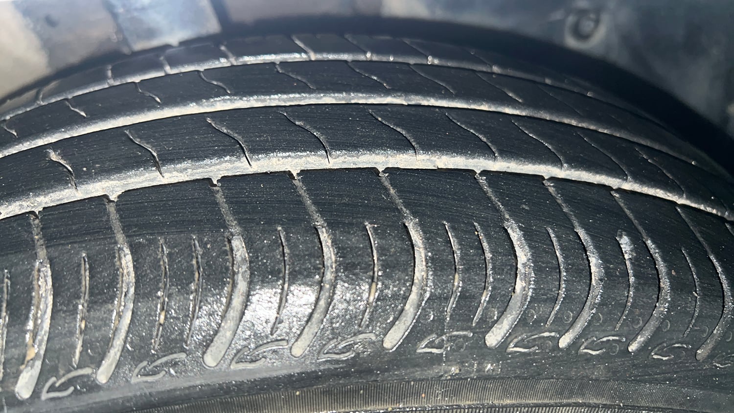 Used 2024 Maruti Suzuki Wagon R ZXI Plus 1.2 Petrol Manual tyres RIGHT FRONT TYRE TREAD VIEW