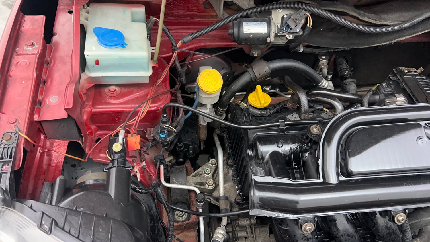 Used 2018 Renault Kwid 1.0 RXT AMT Petrol Automatic engine ENGINE RIGHT SIDE VIEW