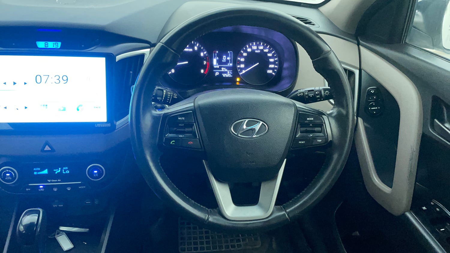 Used 2016 Hyundai Creta 1.6 SX Plus AT Petrol Petrol Automatic interior STEERING VIEW