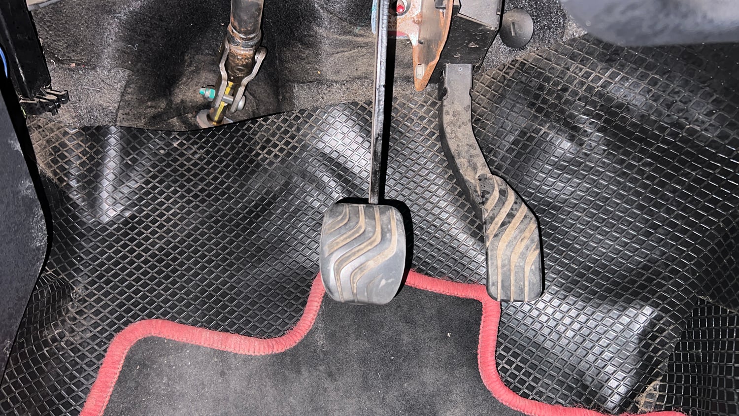 Used 2017 Renault Kwid 1.0 RXT AMT Petrol Automatic interior PEDALS VIEW