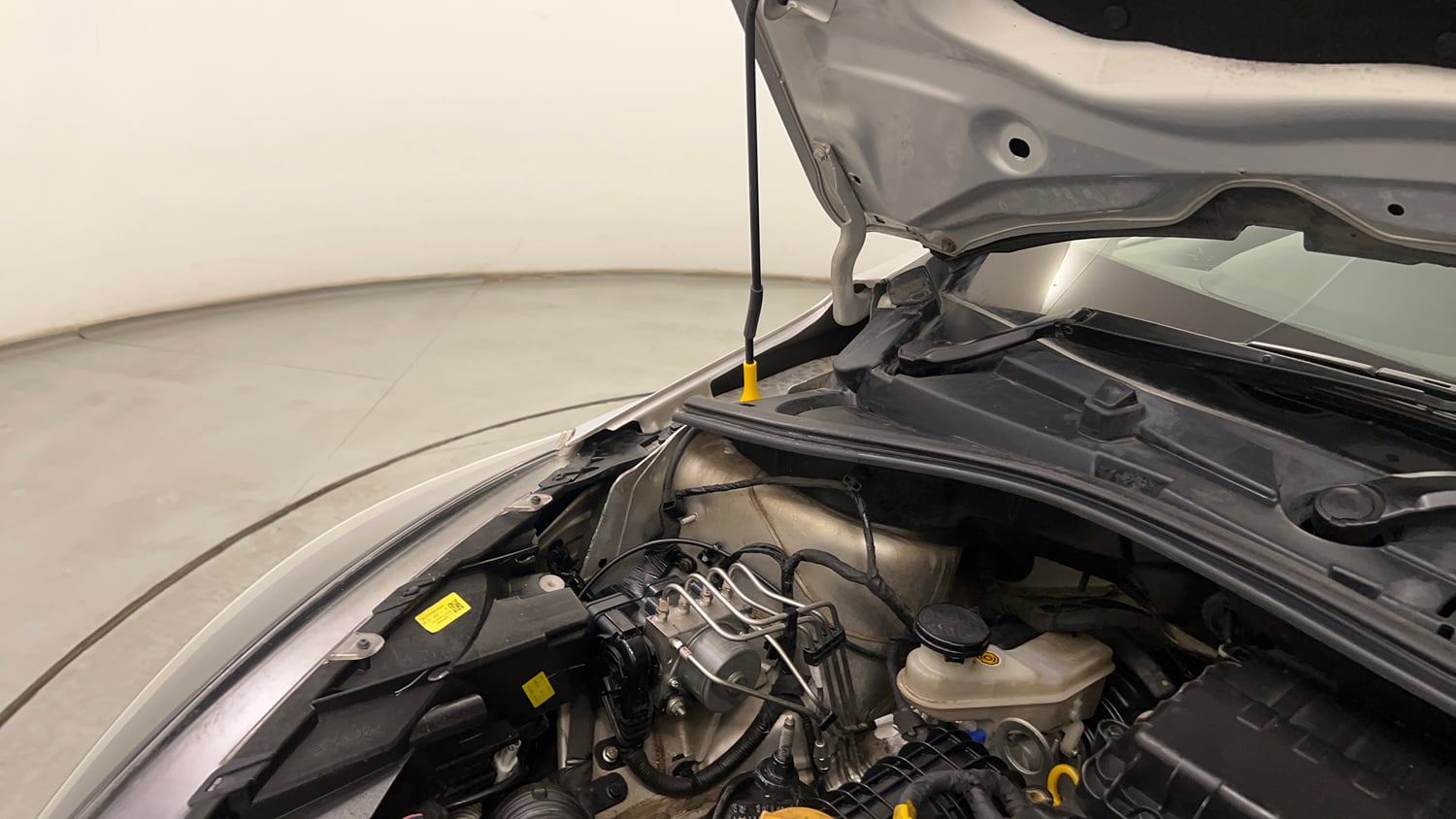 Used 2020 Tata Tigor XM Petrol Manual engine ENGINE RIGHT SIDE HINGE & APRON VIEW