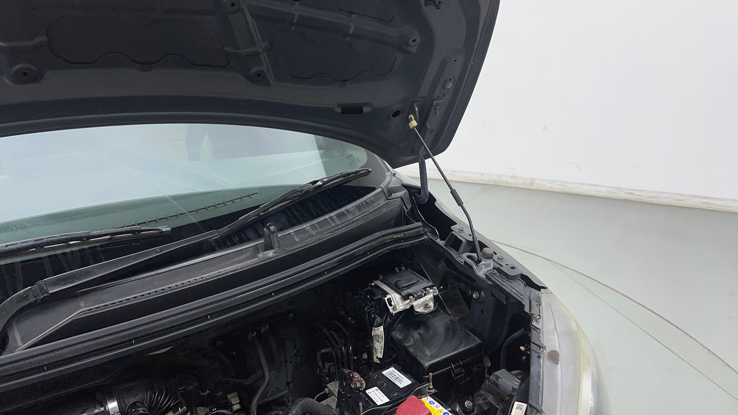 Used 2020 Maruti Suzuki Wagon R ZXi 1.2 AMT Petrol Automatic engine ENGINE LEFT SIDE HINGE & APRON VIEW