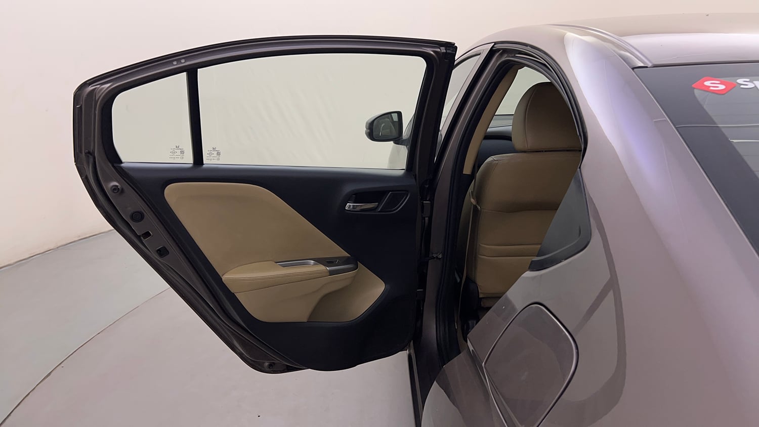 Used 2016 Honda City VX CVT Petrol Automatic interior LEFT REAR DOOR OPEN VIEW