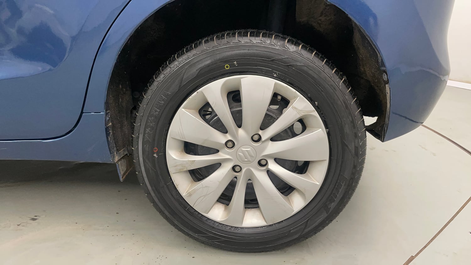 Used 2017 Maruti Suzuki Baleno Delta 1.2 Petrol Manual tyres LEFT REAR TYRE RIM VIEW